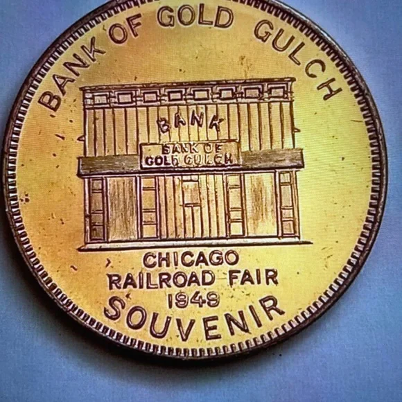 1949 Chicago Railroad Fair Souvenir Coin Bank of Gold - Picture 2 of 2